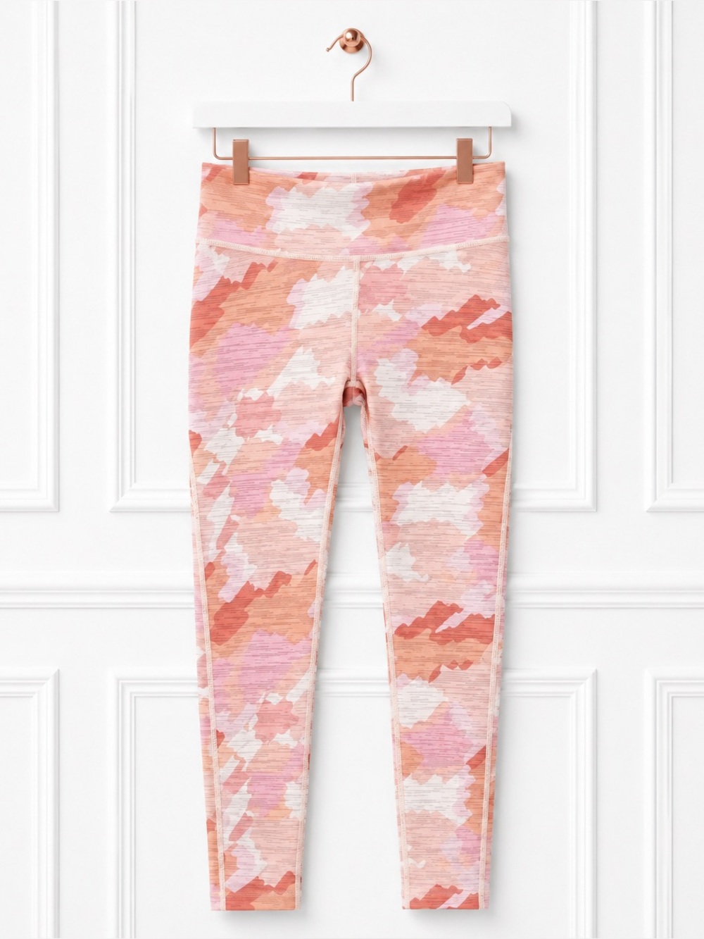 Outdoor Voices $120 Womens XS Pink Camo Print Techsweat Flex Cropped Leggings